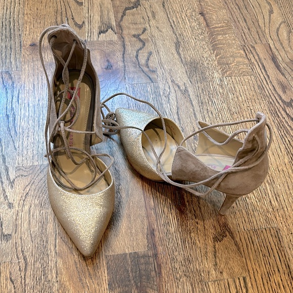 Gold dressy event neutral heels 8.5 - Picture 1 of 5